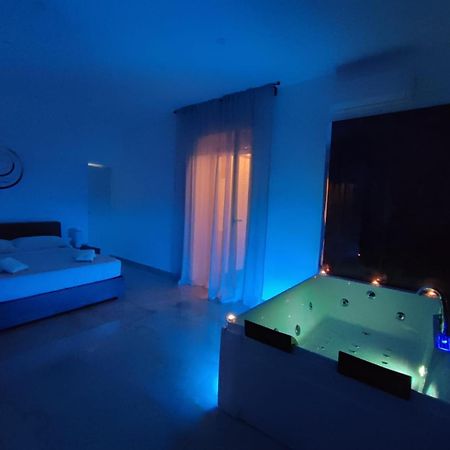 Da Tonino Luxury Apartments Napoli Esterno foto