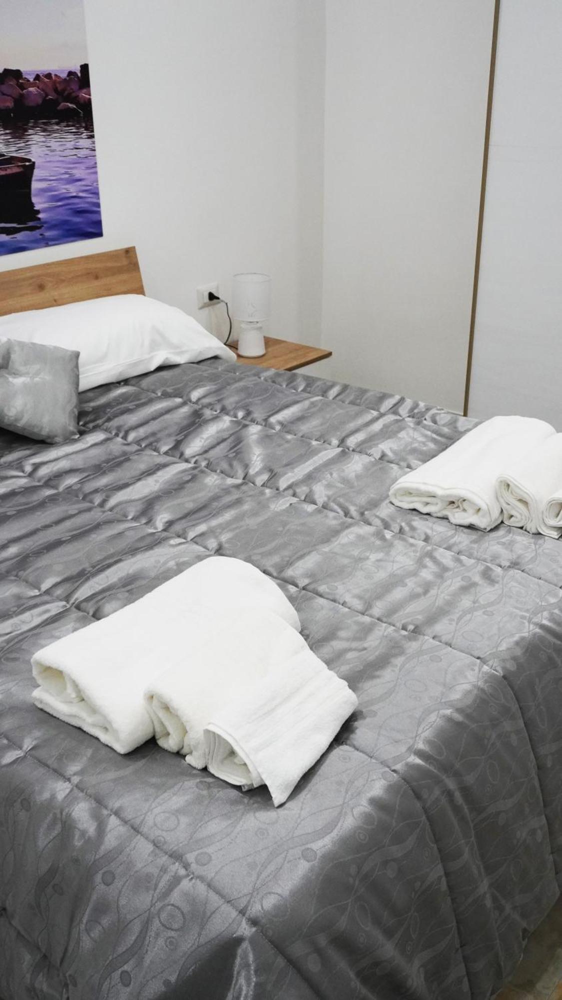 Da Tonino Luxury Apartments Napoli Esterno foto