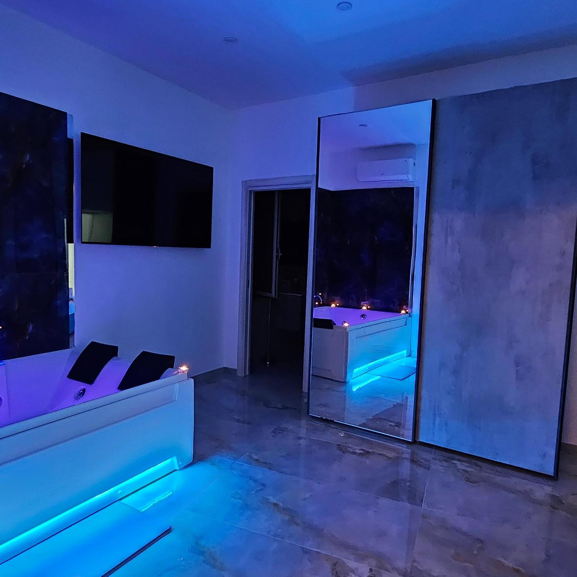 Da Tonino Luxury Apartments Napoli Esterno foto