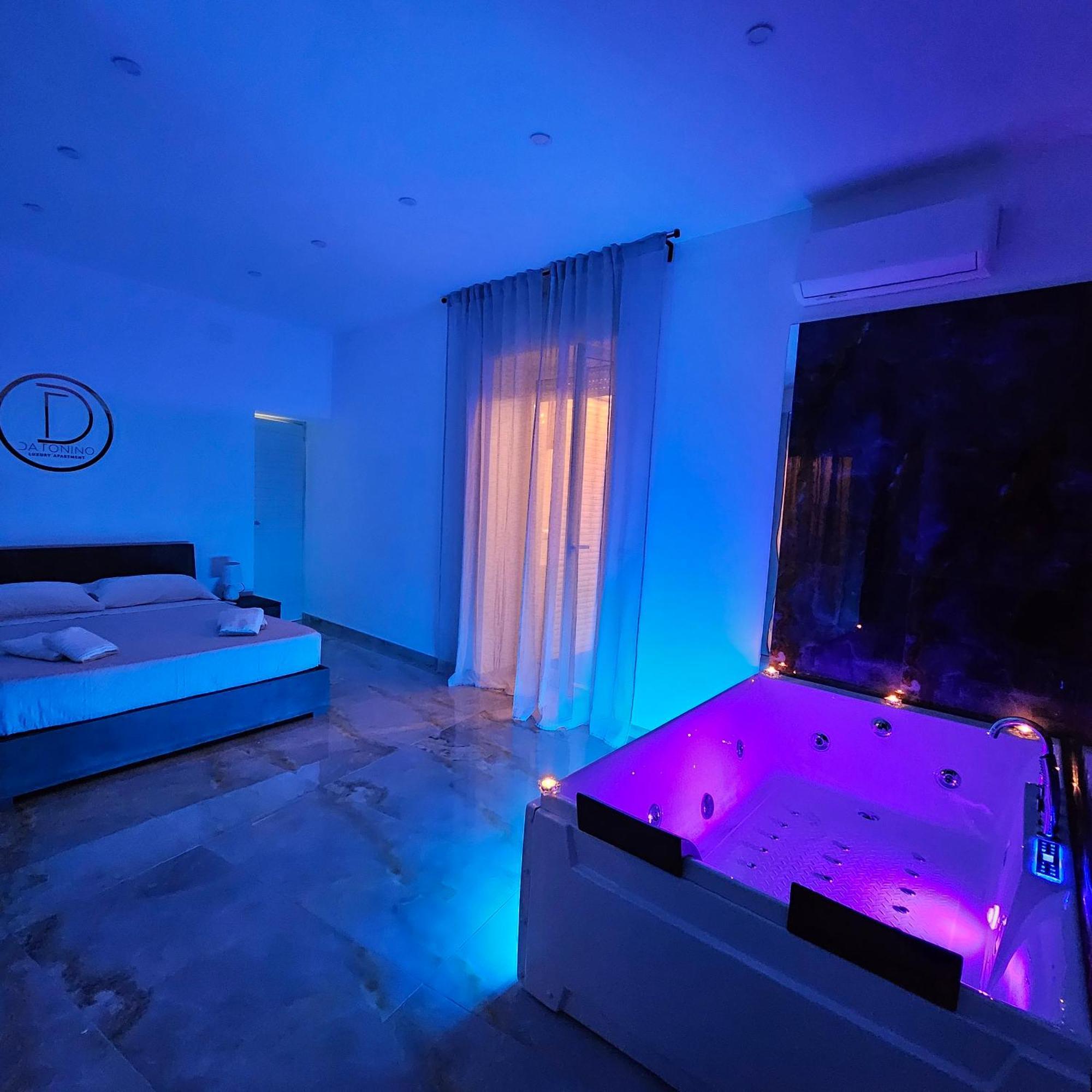 Da Tonino Luxury Apartments Napoli Esterno foto