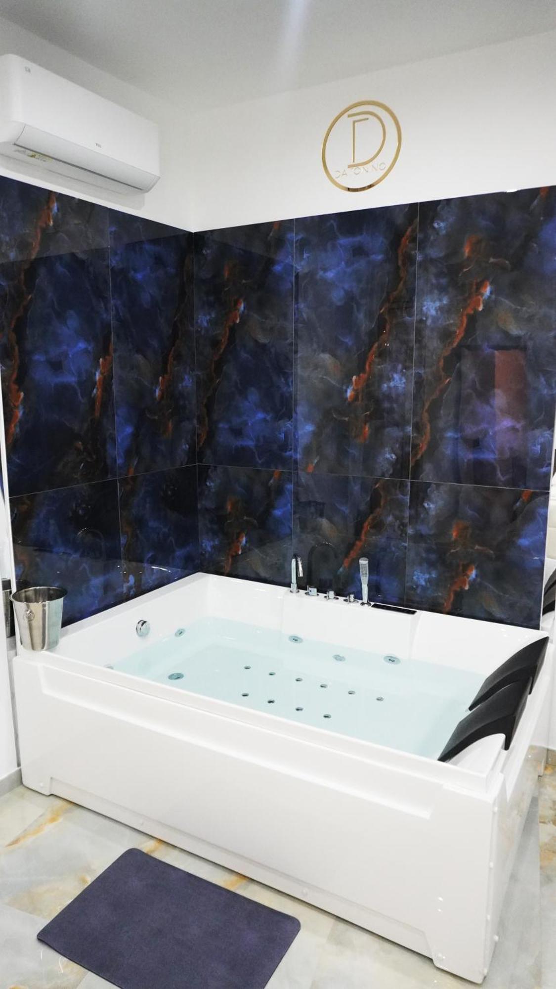 Da Tonino Luxury Apartments Napoli Esterno foto