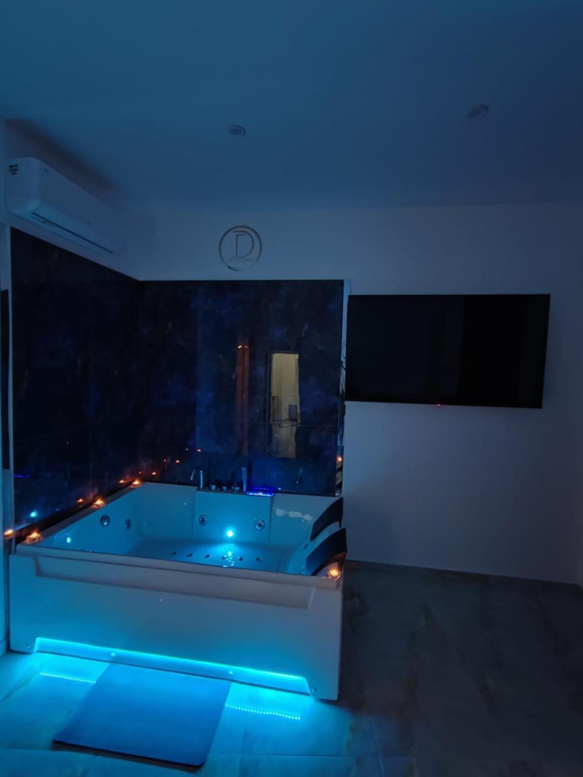 Da Tonino Luxury Apartments Napoli Esterno foto