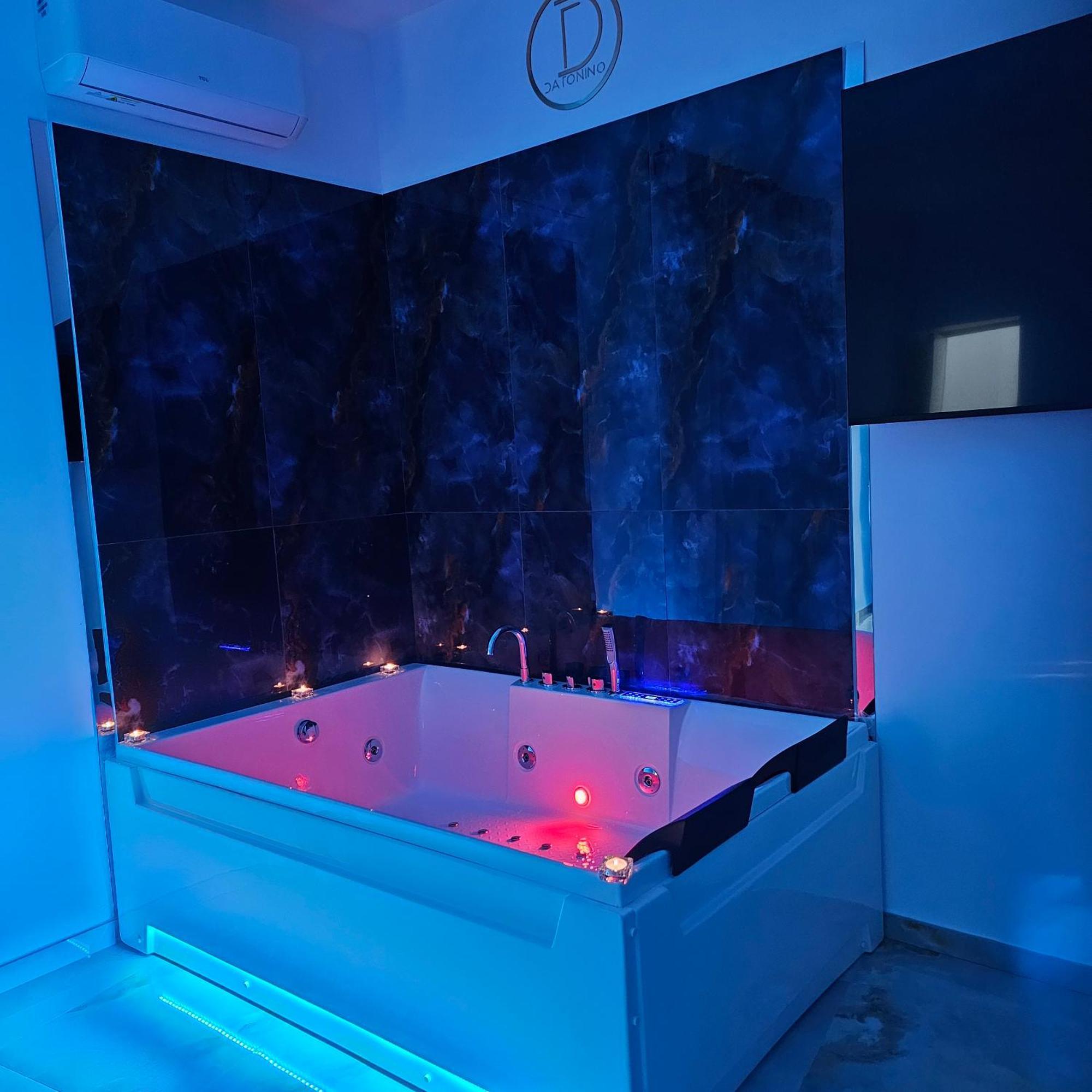 Da Tonino Luxury Apartments Napoli Esterno foto