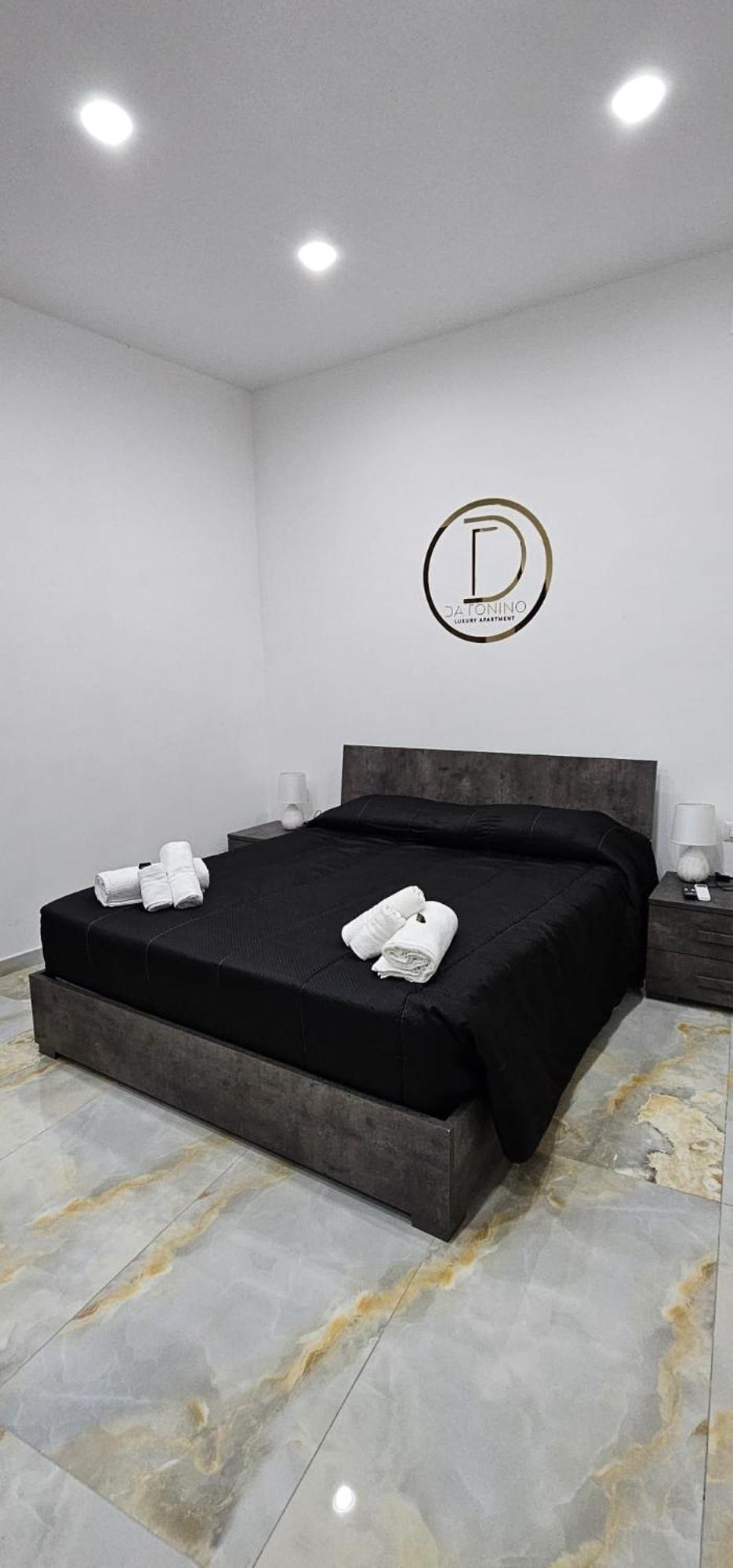Da Tonino Luxury Apartments Napoli Esterno foto