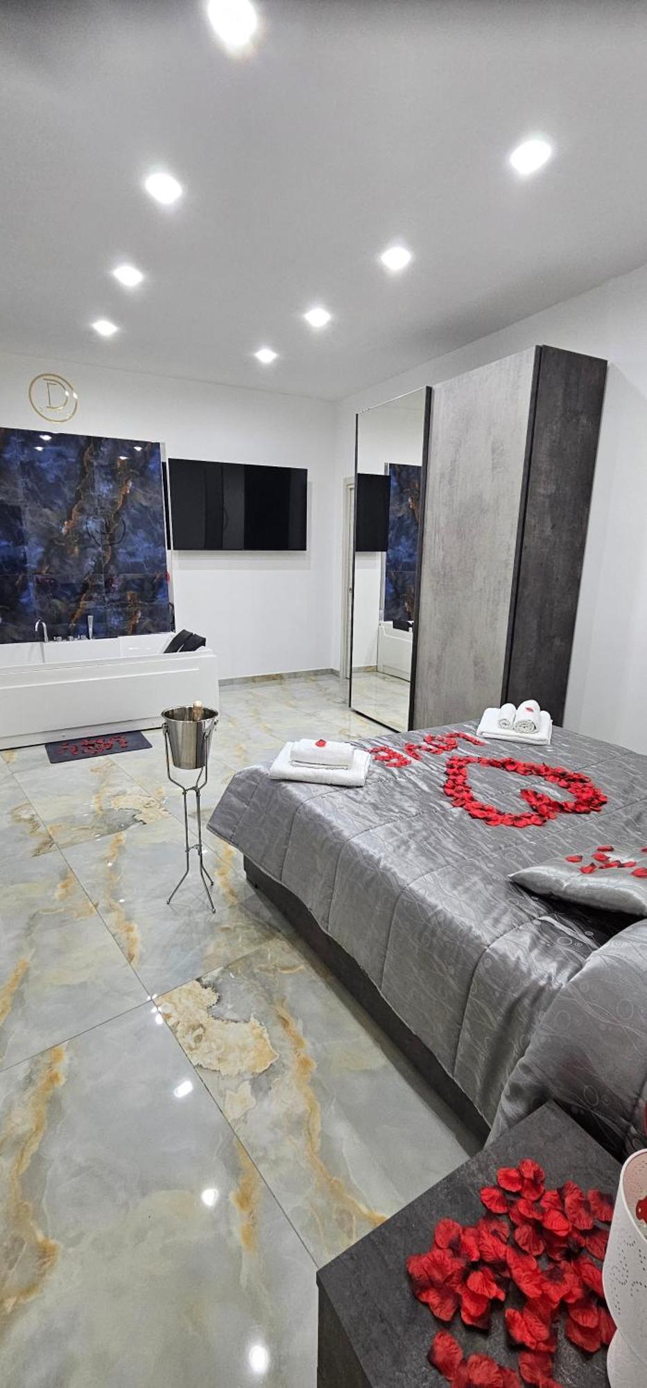 Da Tonino Luxury Apartments Napoli Esterno foto