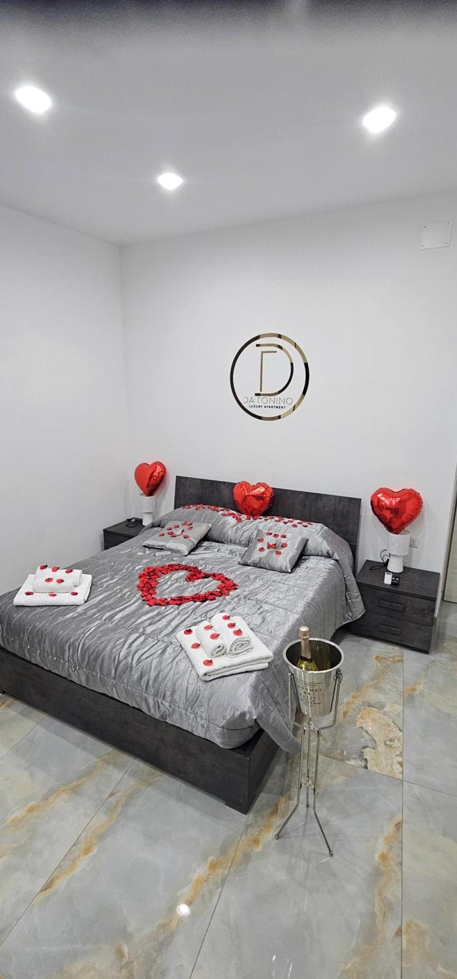 Da Tonino Luxury Apartments Napoli Esterno foto